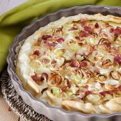 Torta salata con porri e pancetta