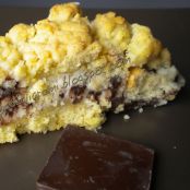 Torta sbriciolata farcita con ricotta e cioccolato