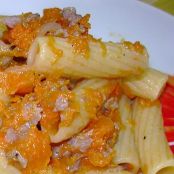 Tortiglioni con zucca e salsiccia