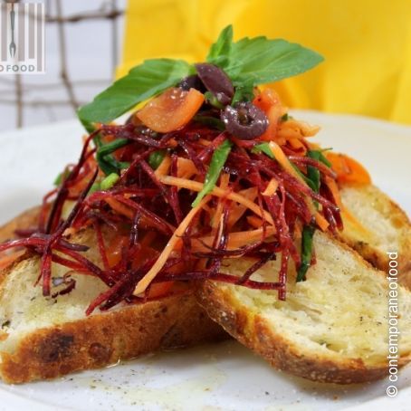 Treccia al formaggio ed erba cipollina con insalatina fresca