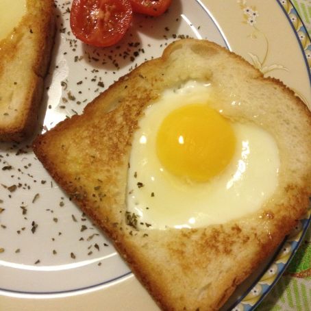 Uova in cuore di pane
