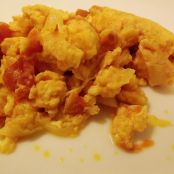 UOVA STRAPAZZATE AL POMODORO