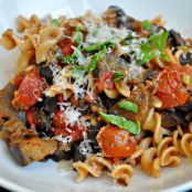 Pasta alla norma e involtini di melanzane