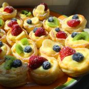 Vol-au-vent con crema e frutta