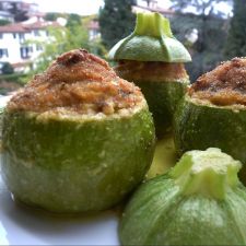 Zucchine ripiene con scamorza e prosciutto cotto