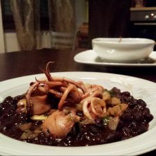 Zuppa di fagioli neri e totani