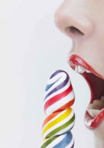 ATTENZIONE. La FELLATIO ROVINEREBBE SERIAMENTE I DENTI!