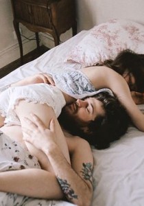 SESSO: cosa PENSANO gli UOMINI durante un CUNNILINGUS?