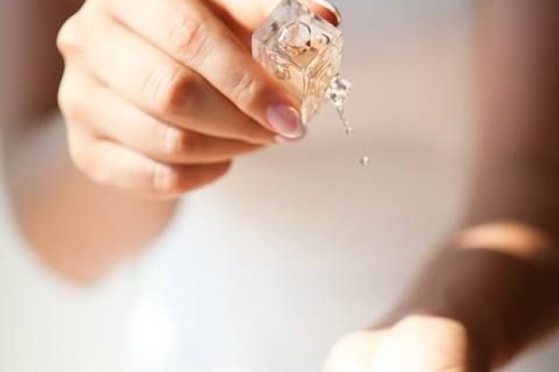 I trucchi per scegliere il profumo pi&ugrave; giusto e per farlo durare pi&ugrave; a lungo