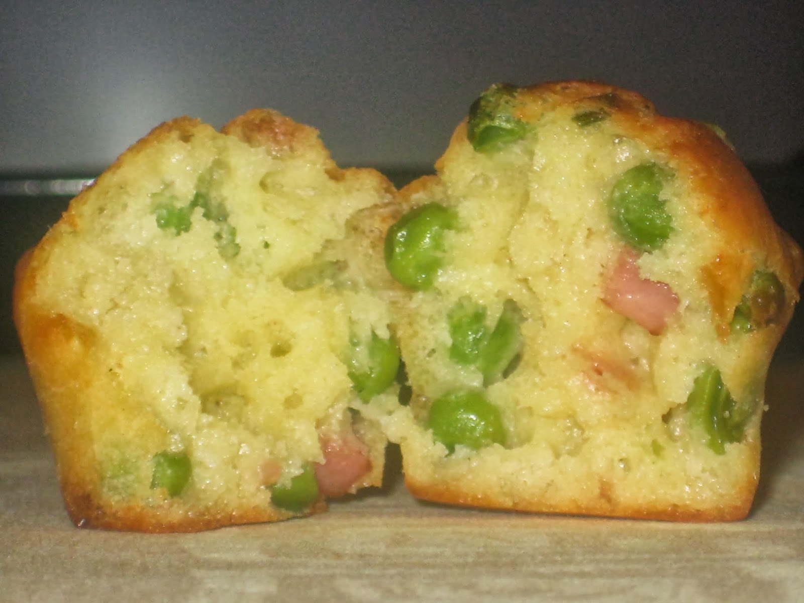 Muffin salati con piselli e prosciutto - (4.5/5)